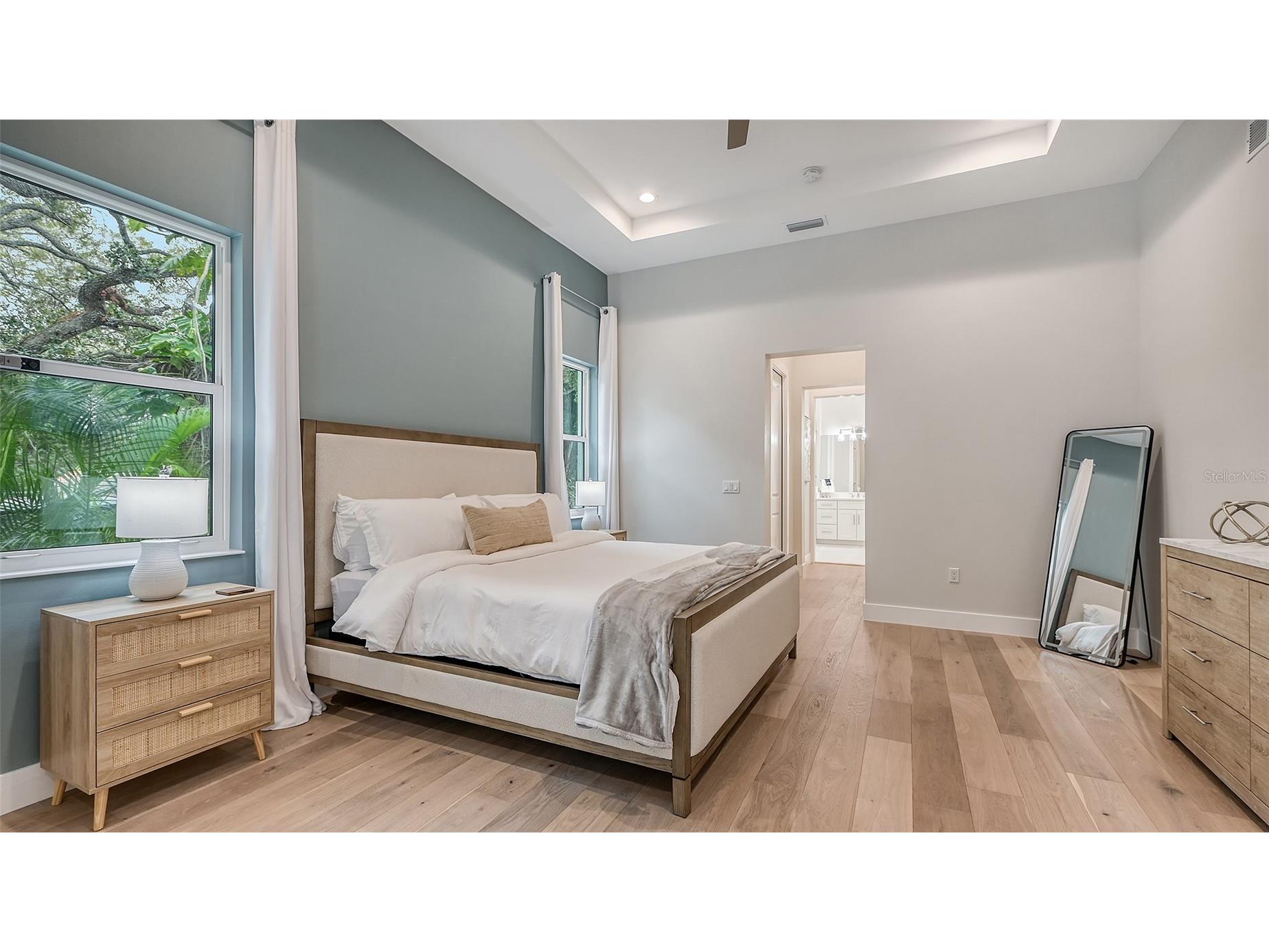 1537 Siesta Drive Sarasota FL 34239 A4692741 image35