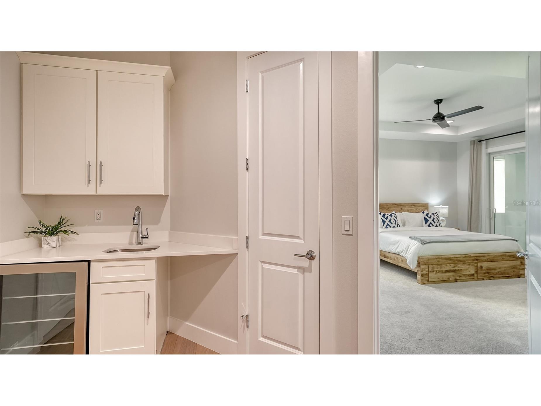 1537 Siesta Drive Sarasota FL 34239 A4692741 image55