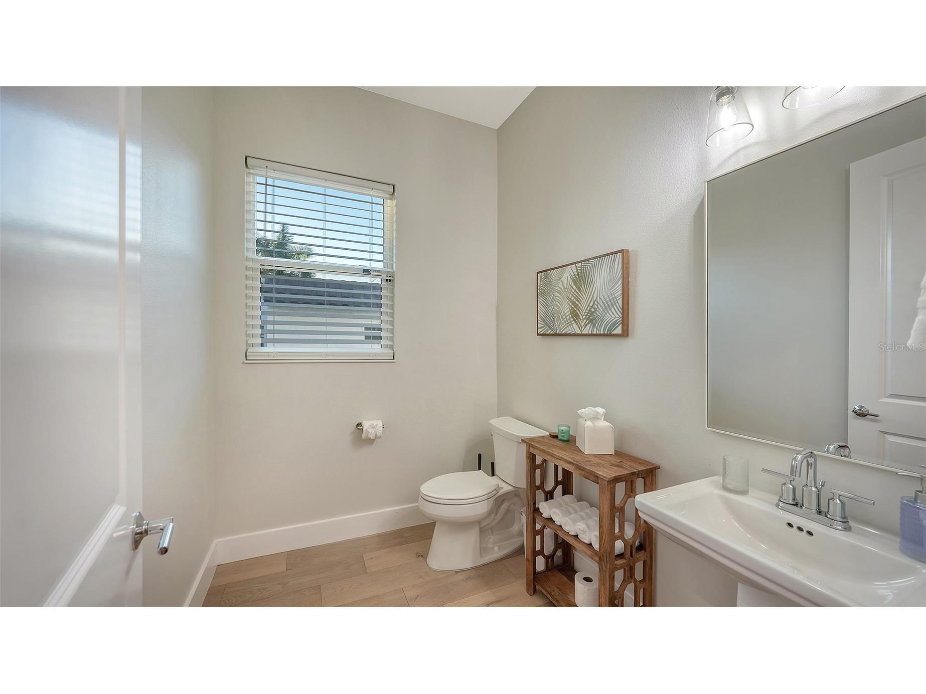 1537 Siesta Drive Sarasota FL 34239 A4692741 image58