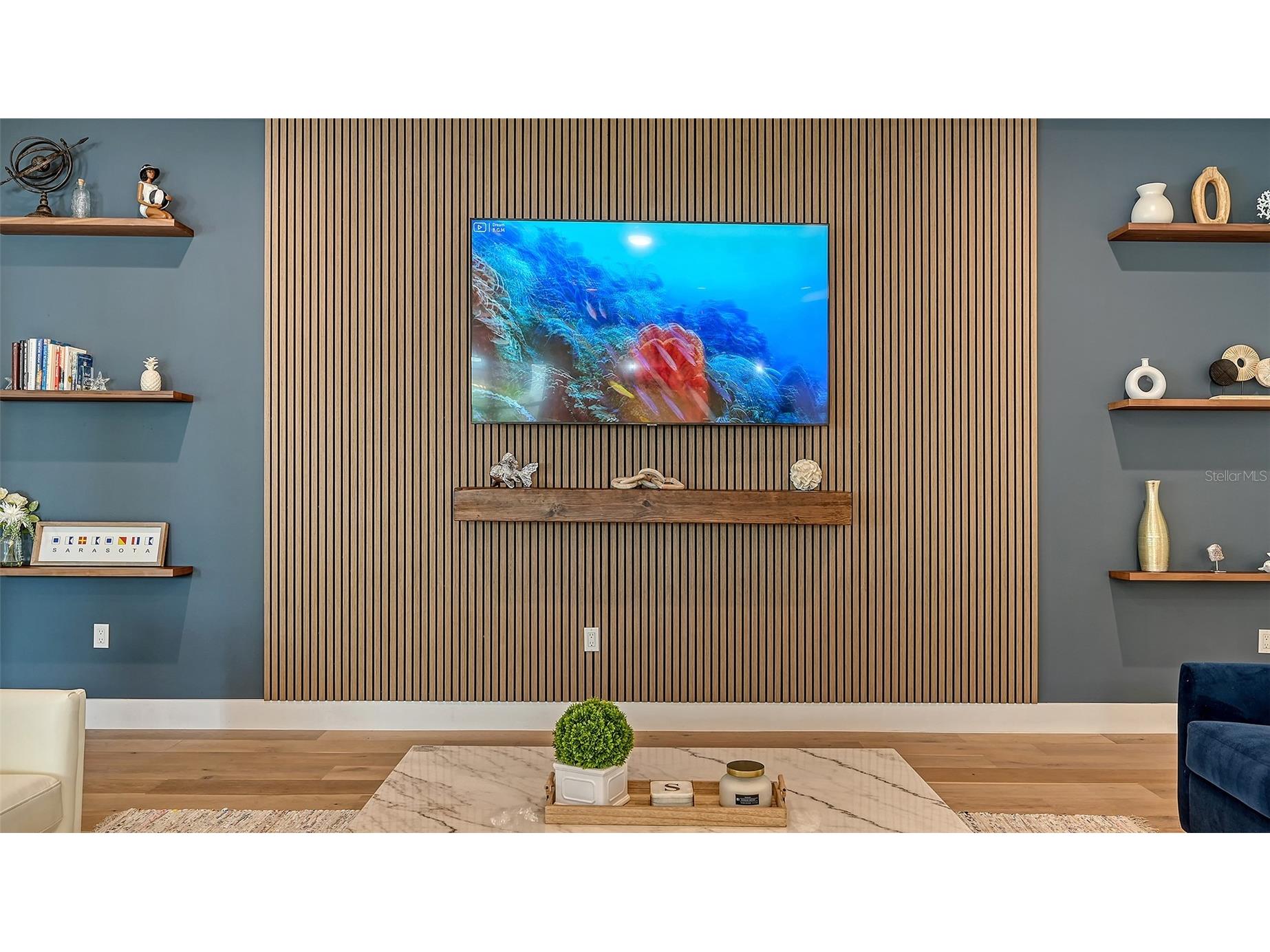 1537 Siesta Drive Sarasota FL 34239 A4692741 image8