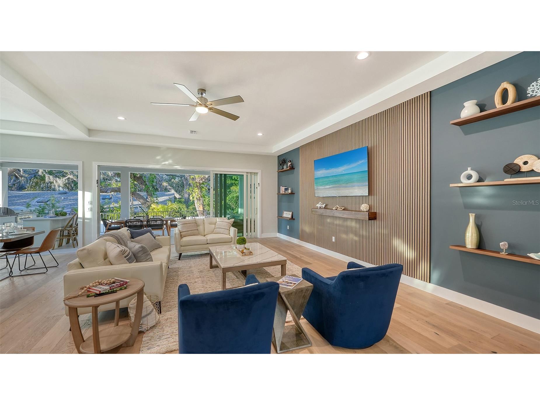 1537 Siesta Drive Sarasota FL 34239 A4692775 image12