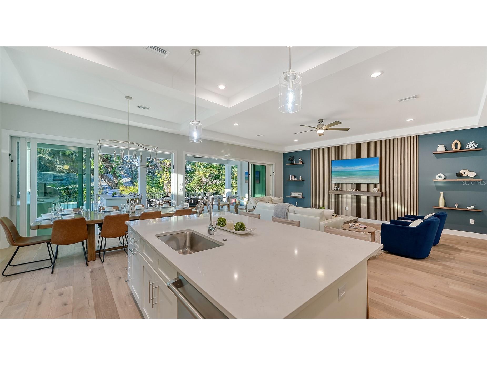 1537 Siesta Drive Sarasota FL 34239 A4692775 image21