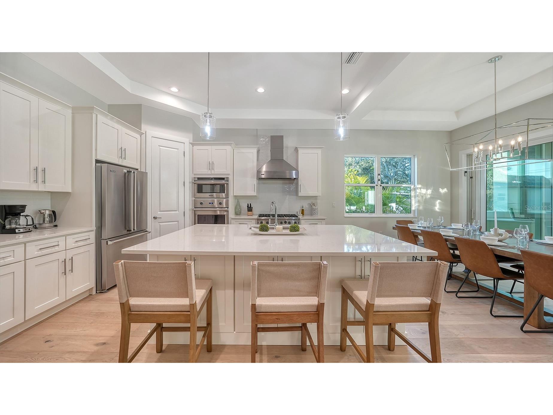 1537 Siesta Drive Sarasota FL 34239 A4692775 image23
