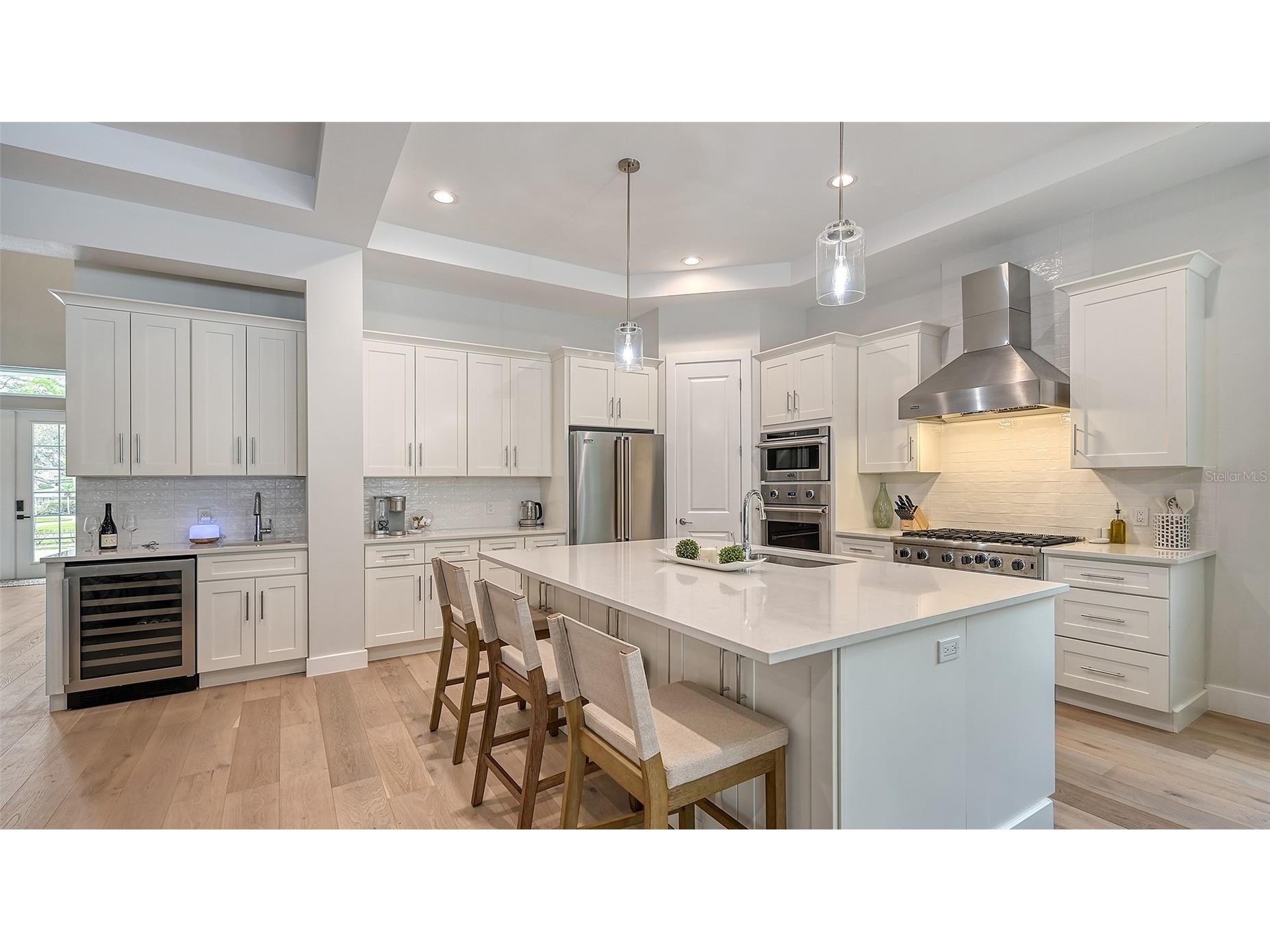 1537 Siesta Drive Sarasota FL 34239 A4692775 image29