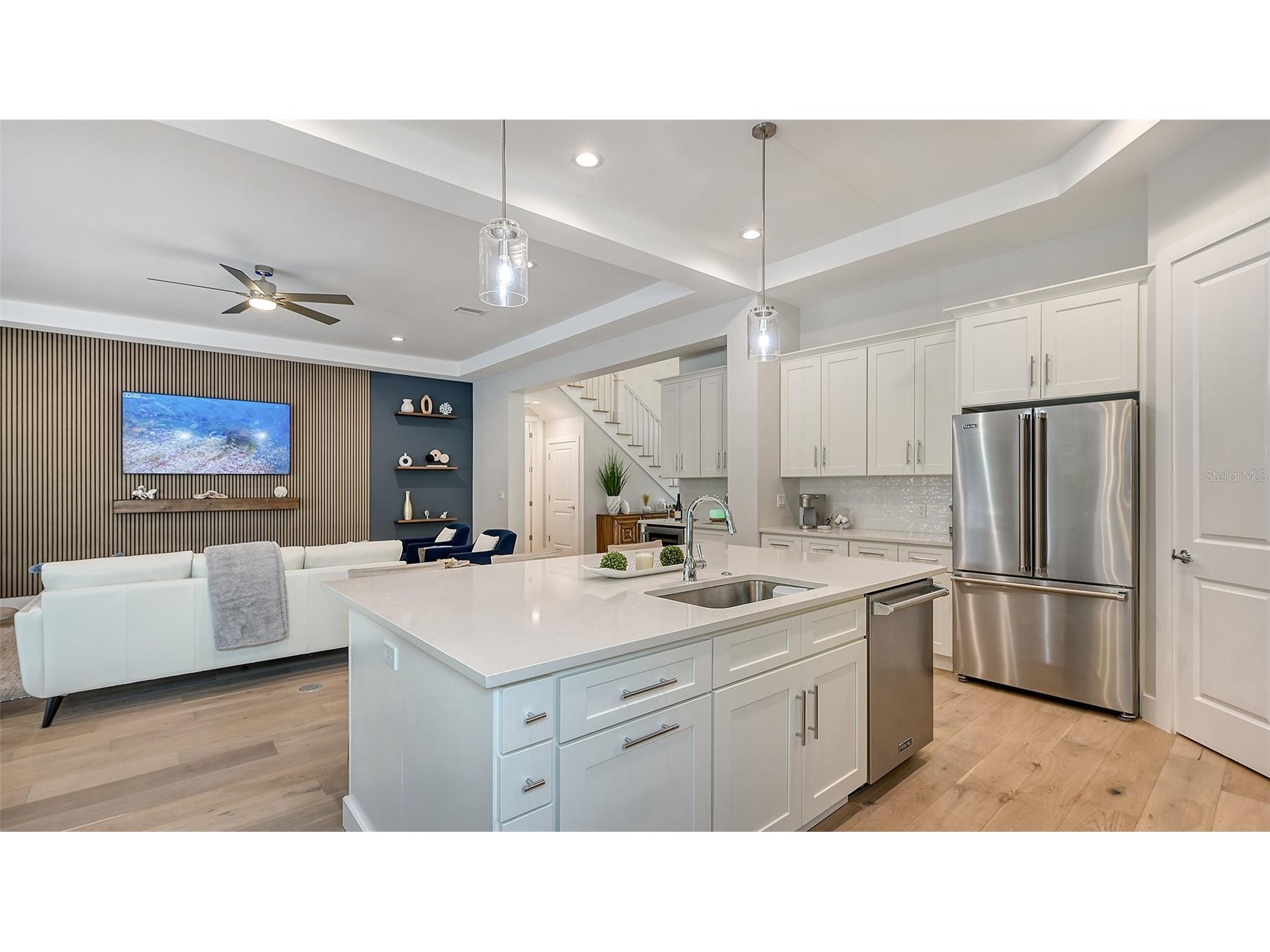 1537 Siesta Drive Sarasota FL 34239 A4692775 image30