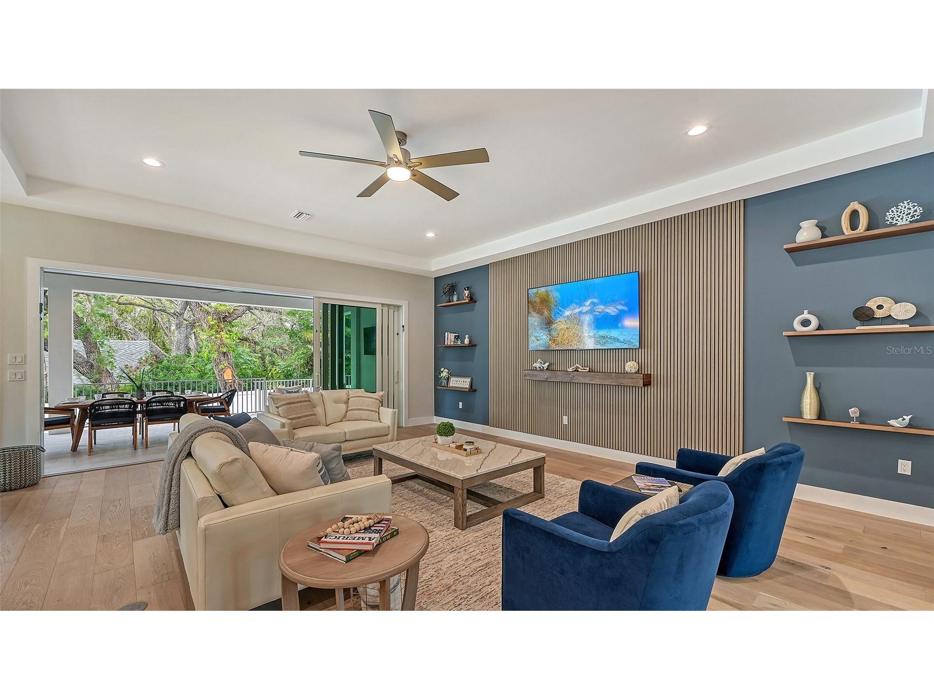 1537 Siesta Drive Sarasota FL 34239 A4692775 image5