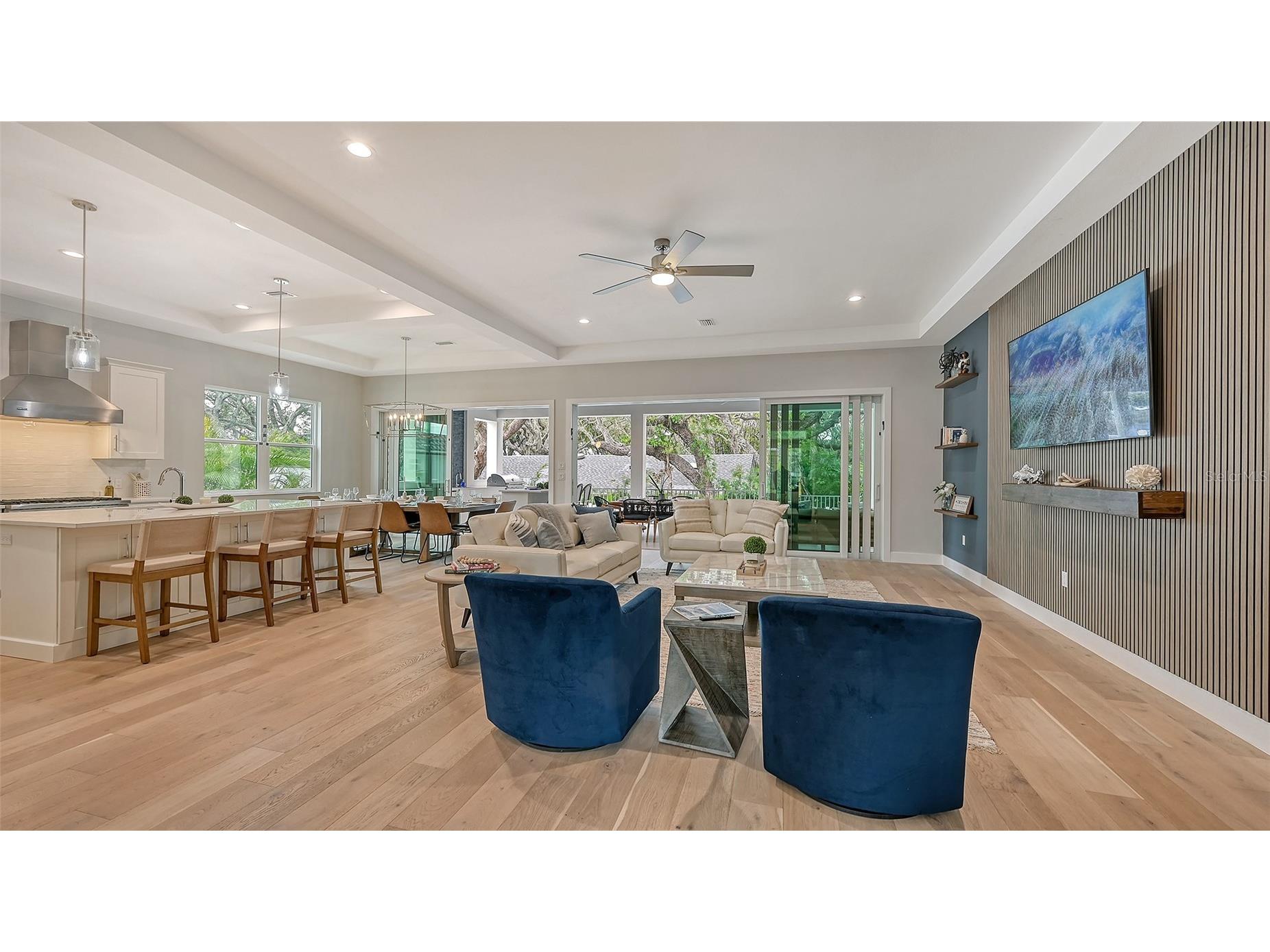 1537 Siesta Drive Sarasota FL 34239 A4692775 image6
