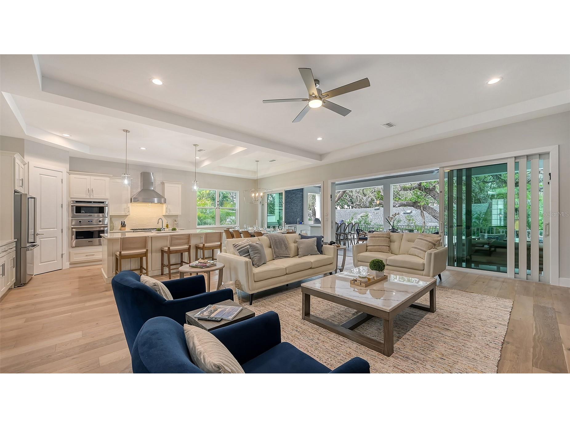 1537 Siesta Drive Sarasota FL 34239 A4692775 image7