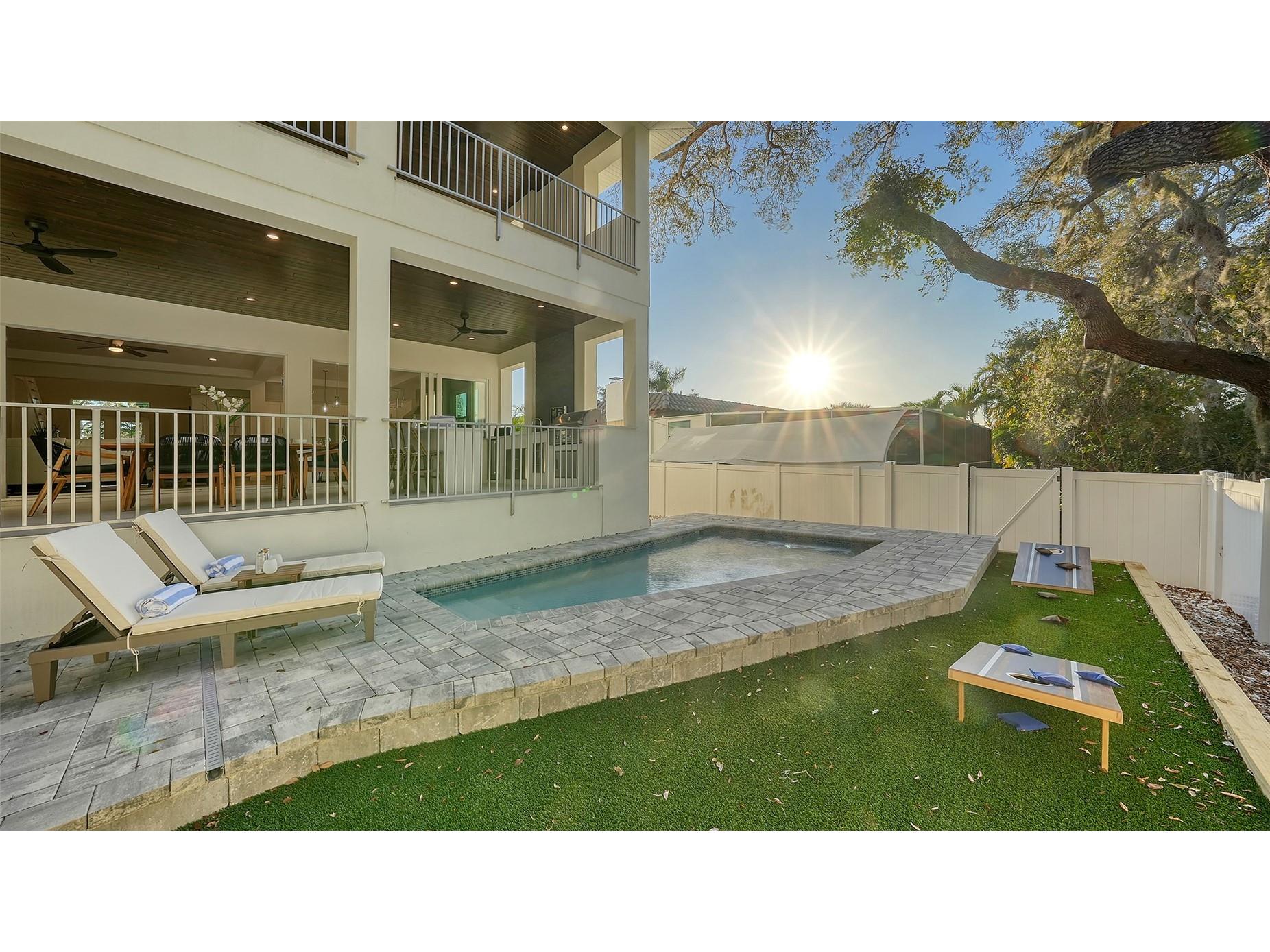 1537 Siesta Drive Sarasota FL 34239 A4692775 image72