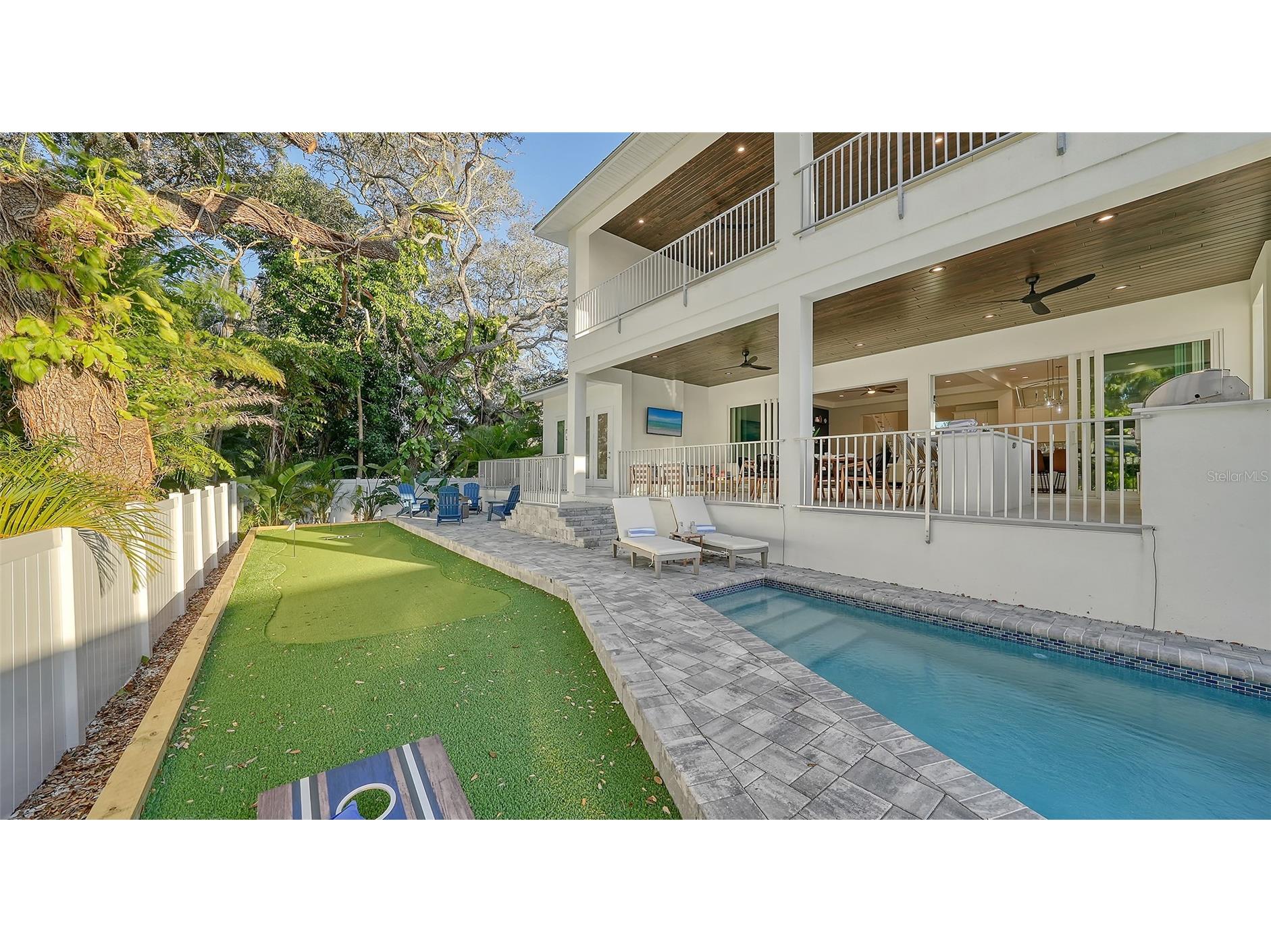 1537 Siesta Drive Sarasota FL 34239 A4692775 image73