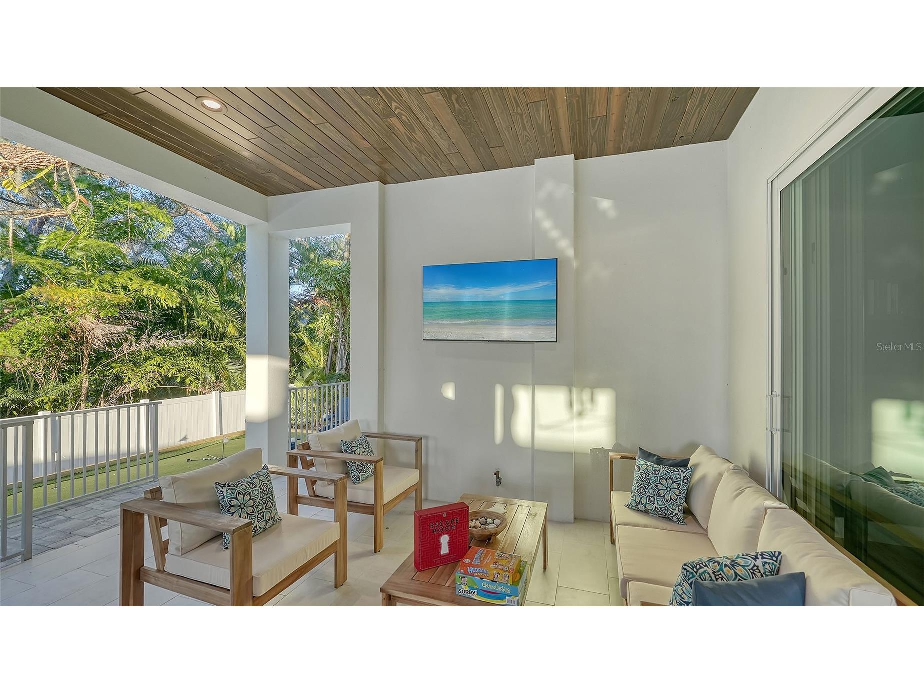 1537 Siesta Drive Sarasota FL 34239 A4692775 image75