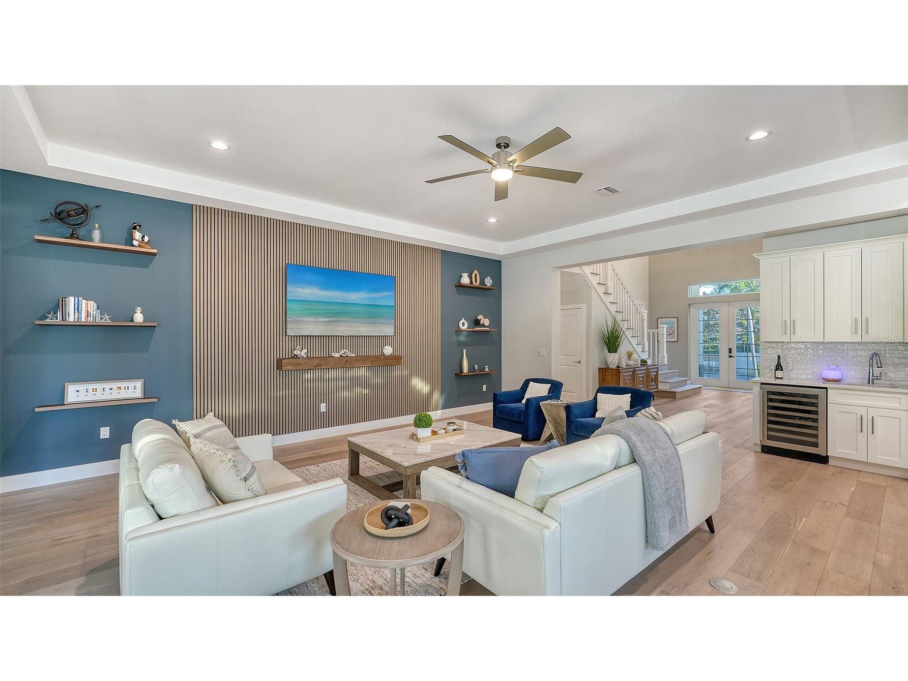1537 Siesta Drive Sarasota FL 34239 A4692775 image9