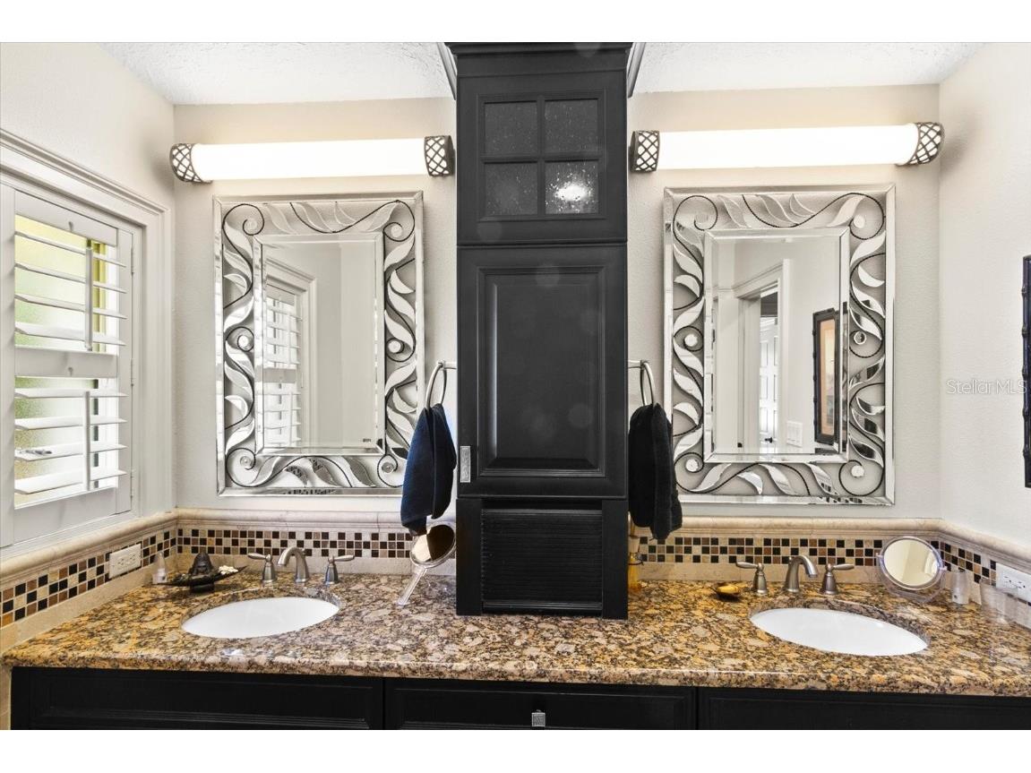 1538 S Orange Avenue Sarasota FL 34239 A4672485 image25