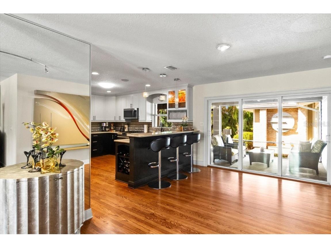 1538 S Orange Avenue Sarasota FL 34239 A4672485 image3