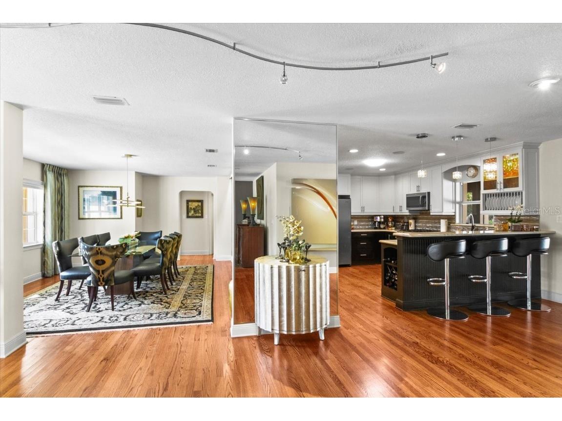 1538 S Orange Avenue Sarasota FL 34239 A4672485 image8