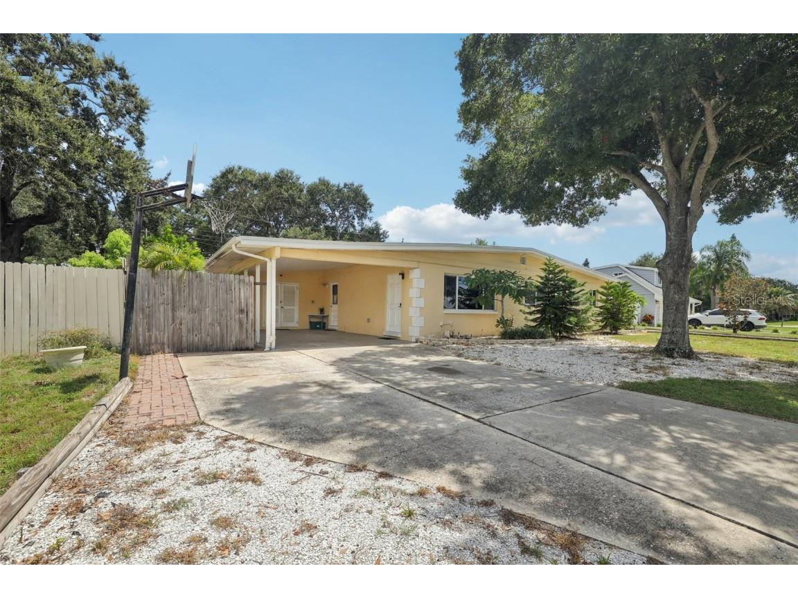 15381 Bedford Circle W Clearwater FL 33764 TB8421261 image1