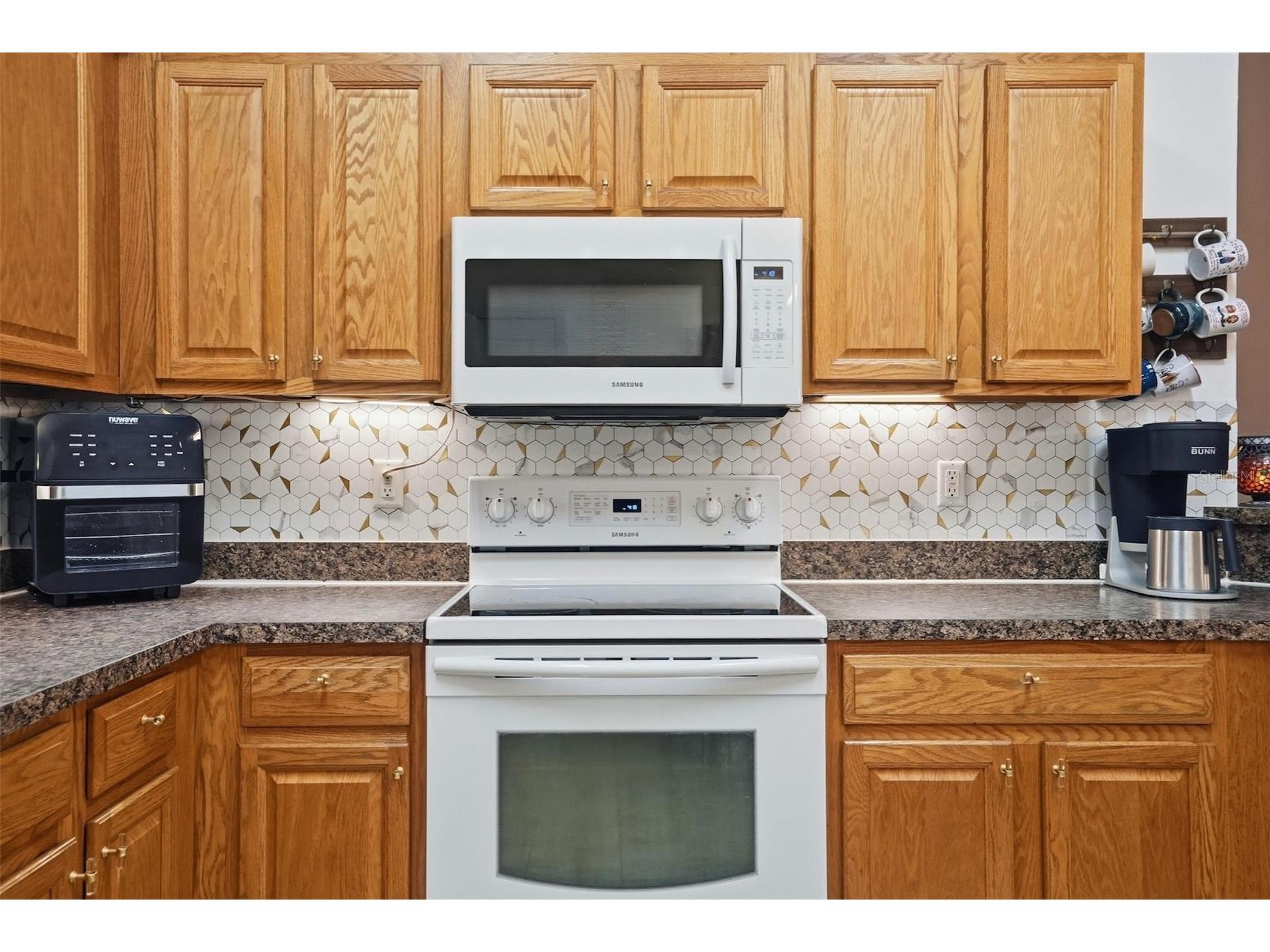 15396 Fleetwood Road Weeki Wachee FL 34614 W7884821 image9