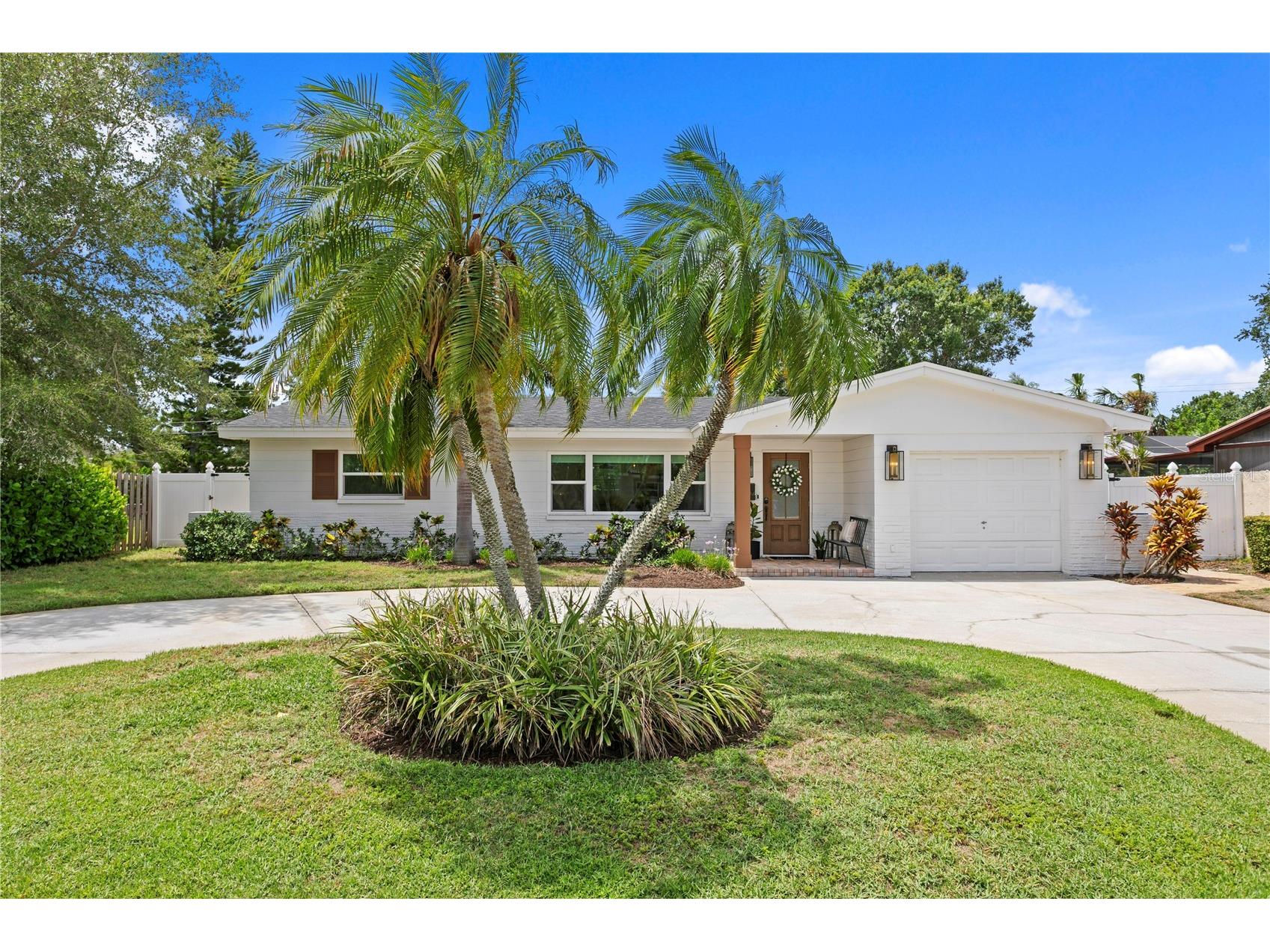 154 45th Avenue NE Saint Petersburg FL 33703 TB8531413 image1