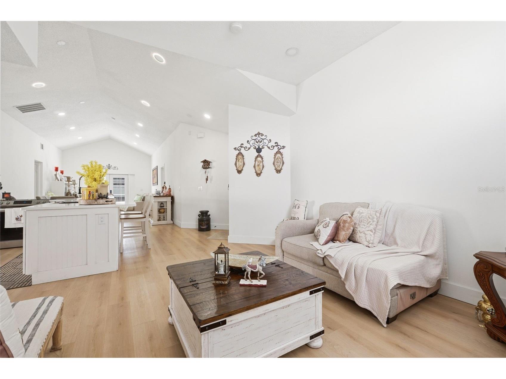 154 Hidden Springs Circle Kissimmee FL 34743 O6411797 image18