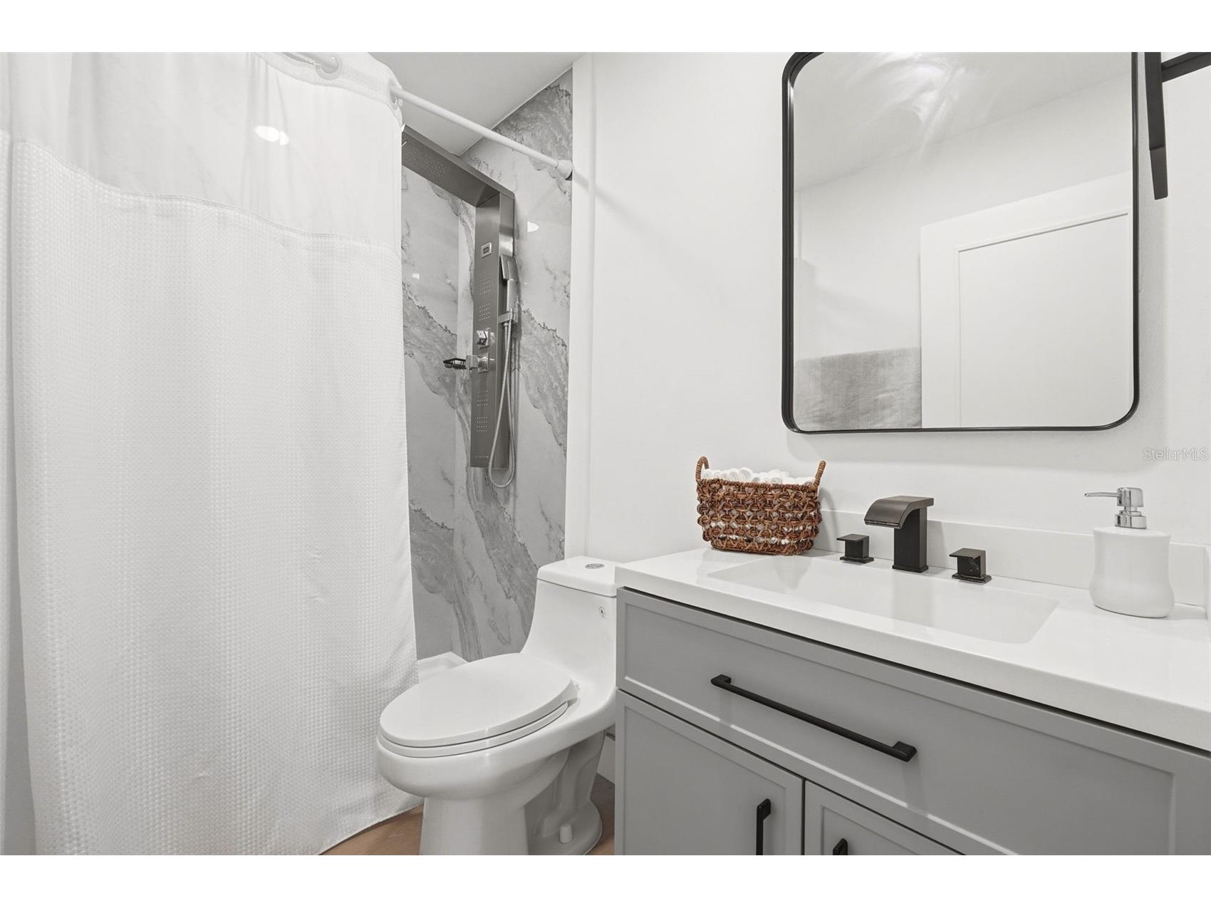 154 Hidden Springs Circle Kissimmee FL 34743 O6411797 image32