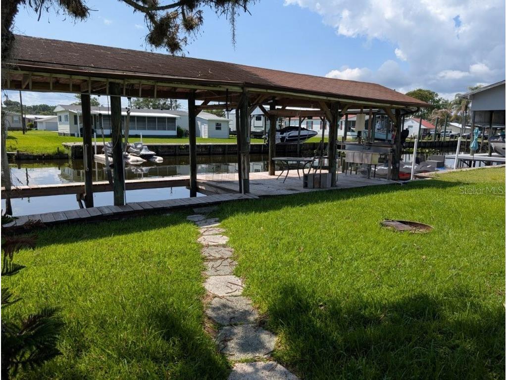 154 Moonlite Drive Welaka FL 32193 V4949895 image1