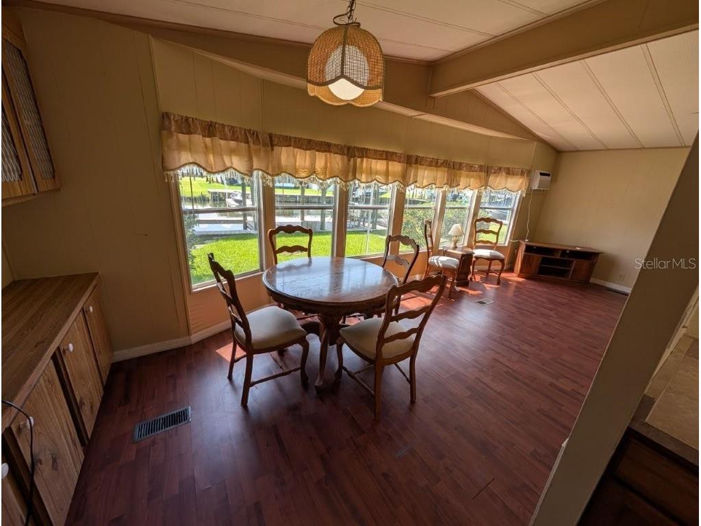 154 Moonlite Drive Welaka FL 32193 V4949895 image5