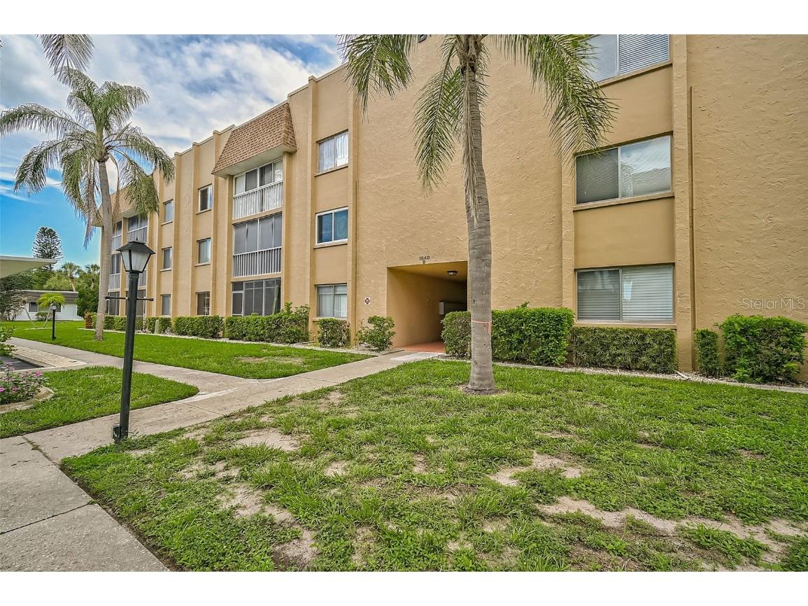 1540 Glen Oaks Drive E #B122 Sarasota FL 34232 A4615943 image1