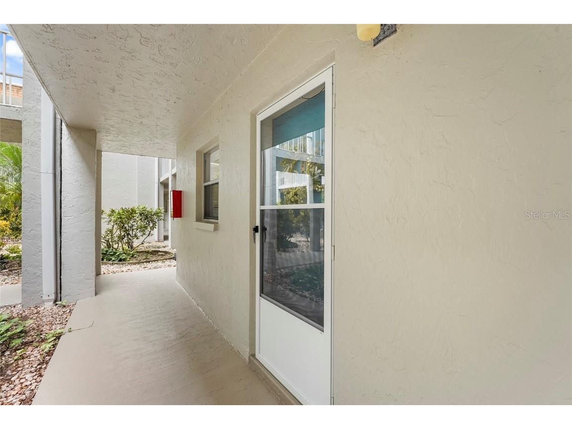 1540 Glen Oaks Drive E #B134 Sarasota FL 34232 A4664941 image10