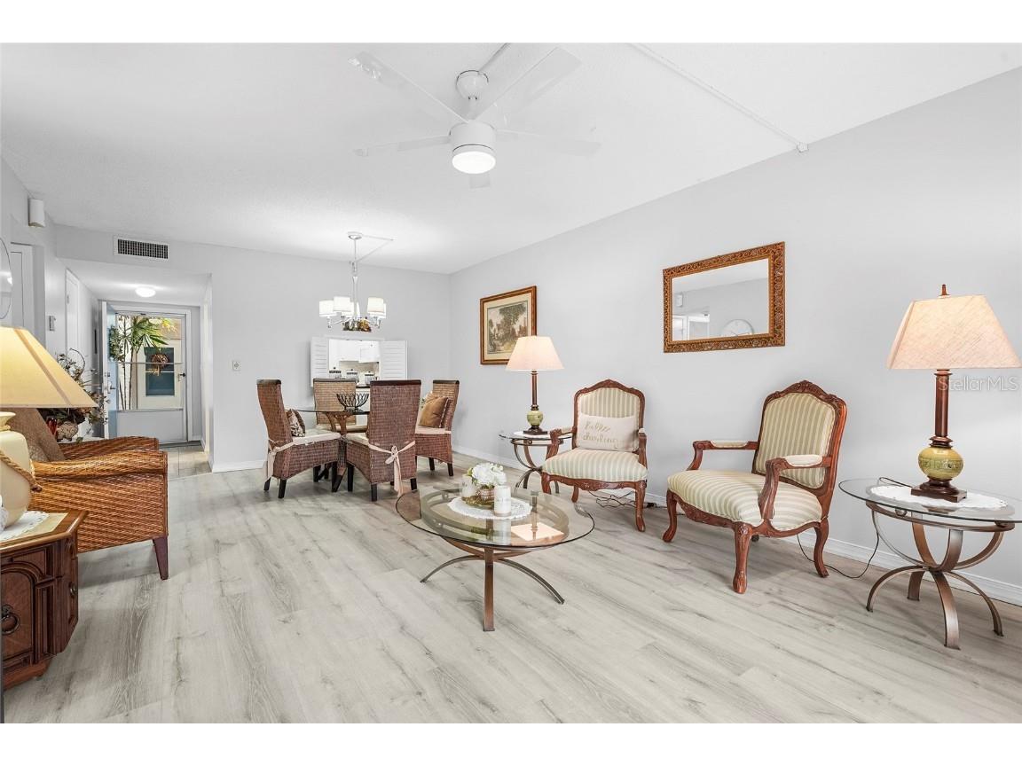 1540 Glen Oaks Drive E #B134 Sarasota FL 34232 A4664941 image11