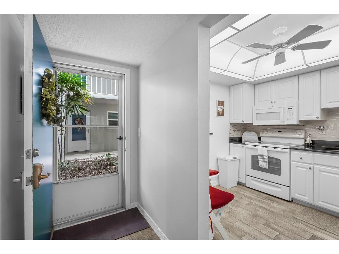 1540 Glen Oaks Drive E #B134 Sarasota FL 34232 A4664941 image14