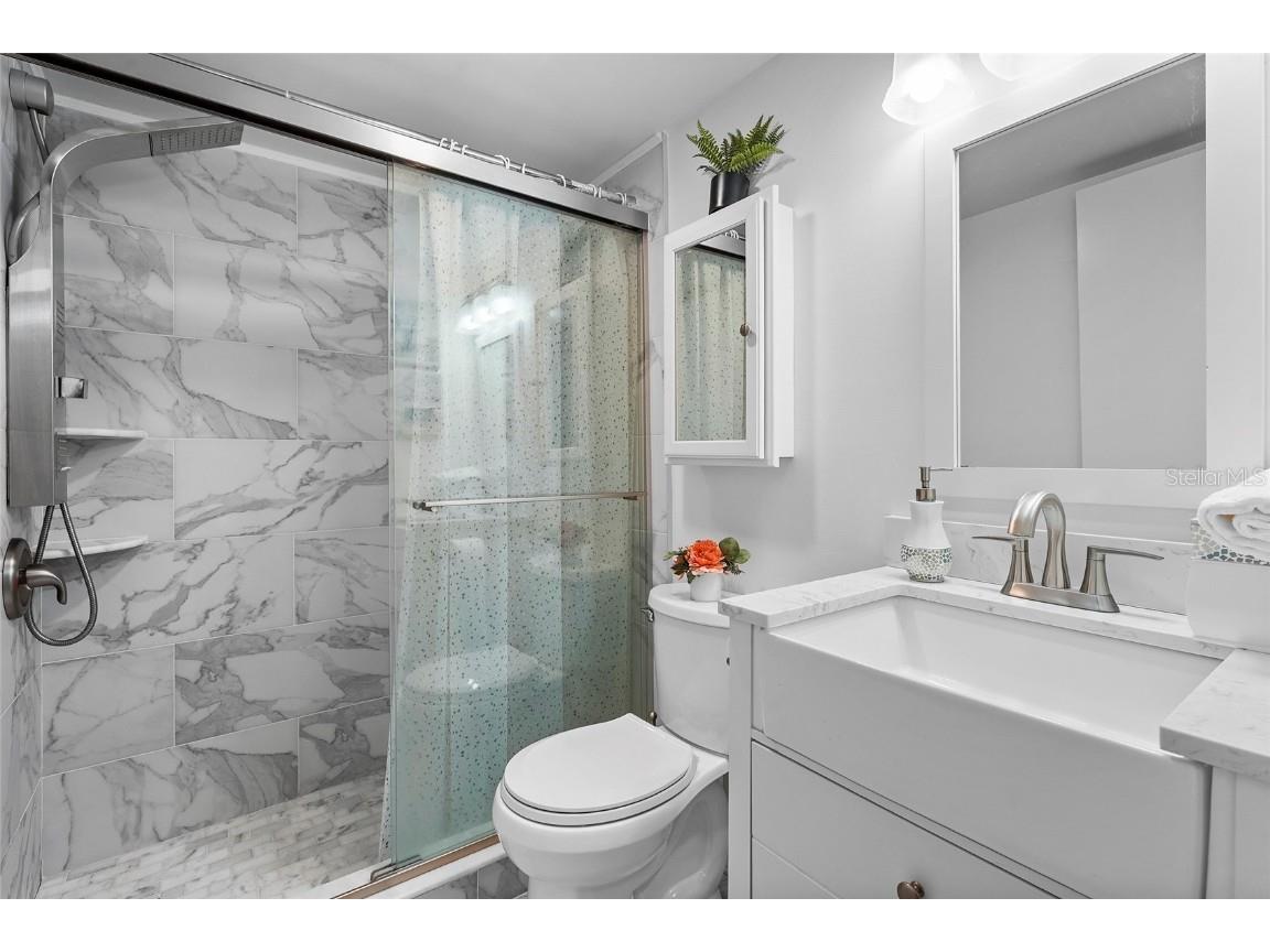 1540 Glen Oaks Drive E #B134 Sarasota FL 34232 A4664941 image18