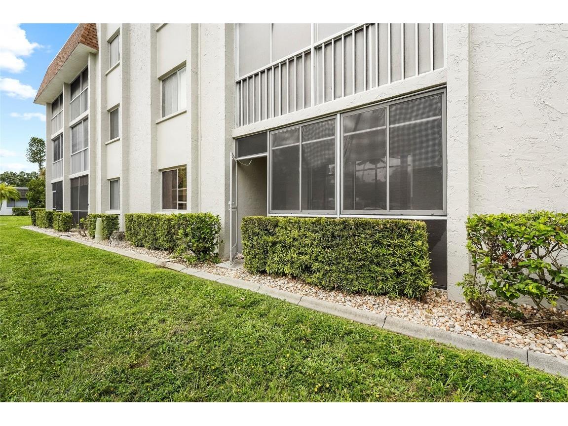 1540 Glen Oaks Drive E #B134 Sarasota FL 34232 A4664941 image23