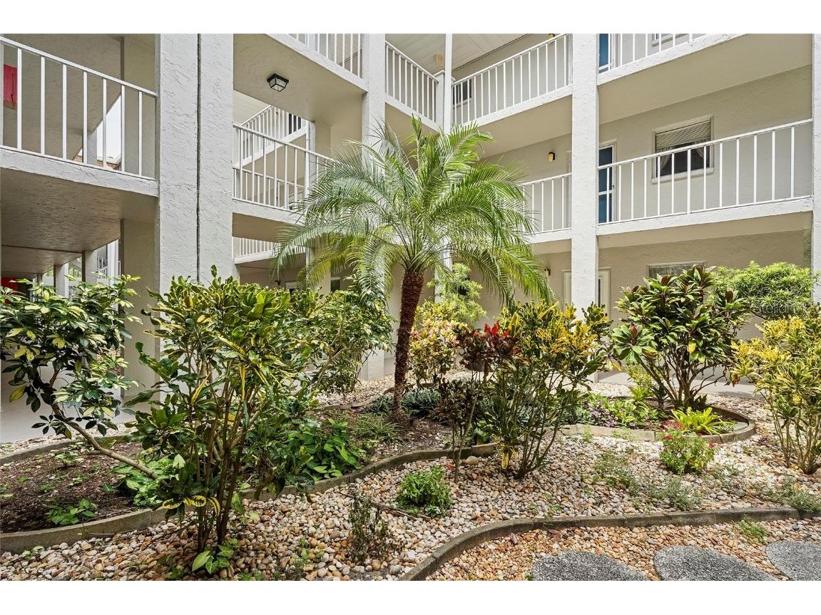 1540 Glen Oaks Drive E #B134 Sarasota FL 34232 A4664941 image25