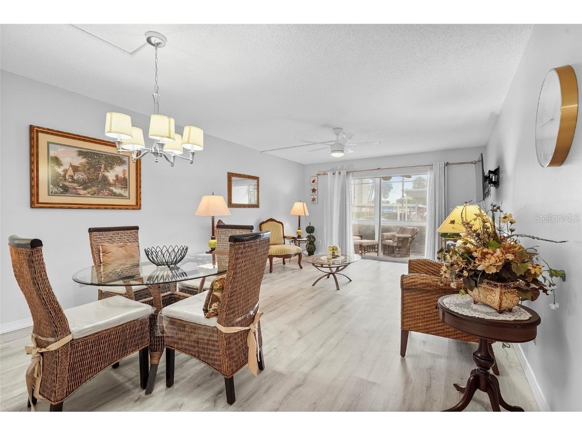 1540 Glen Oaks Drive E #B134 Sarasota FL 34232 A4664941 image3