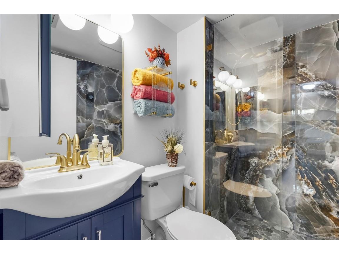 1540 Glen Oaks Drive E #B134 Sarasota FL 34232 A4664941 image7