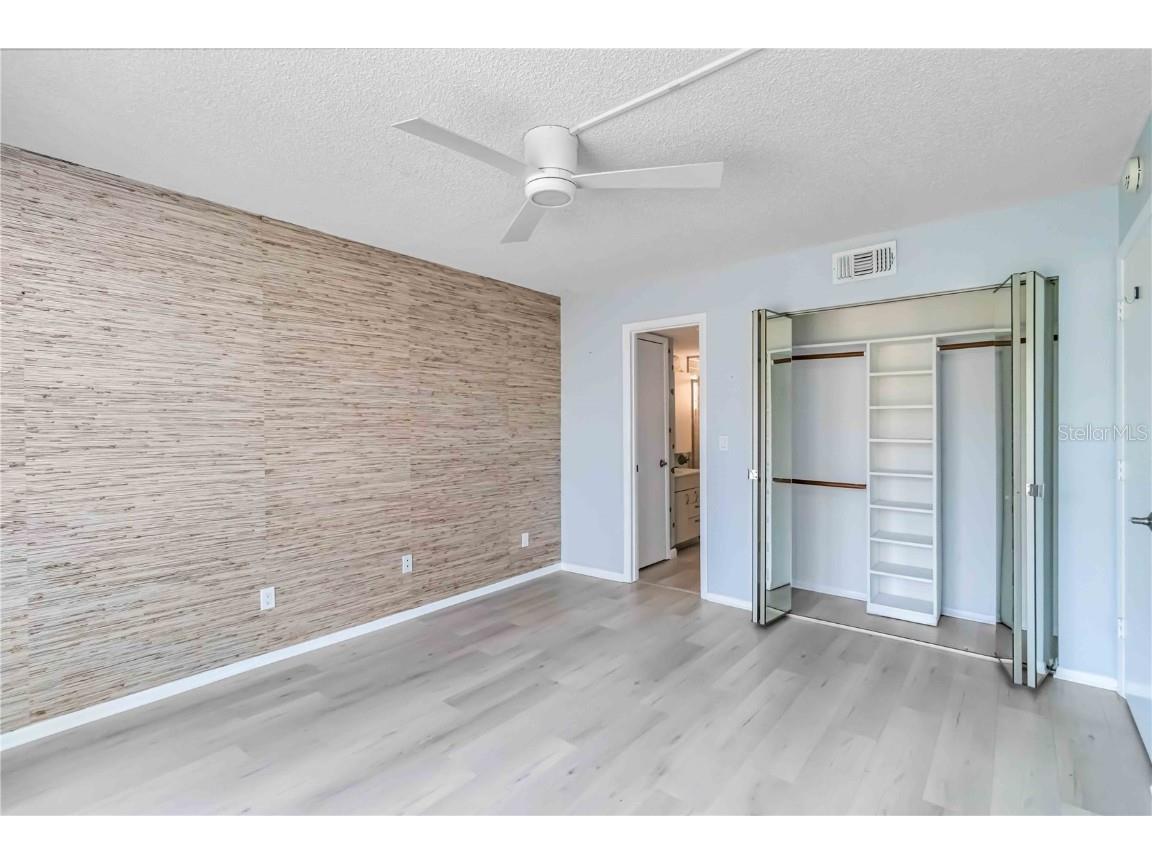 1540 Glen Oaks Drive E #B225 Sarasota FL 34232 A4648868 image10