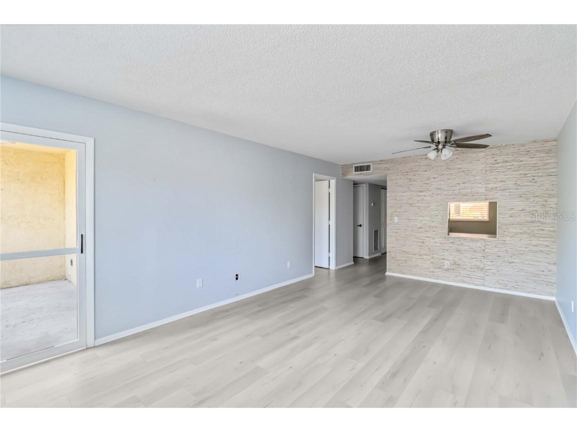 1540 Glen Oaks Drive E #B225 Sarasota FL 34232 A4648868 image12