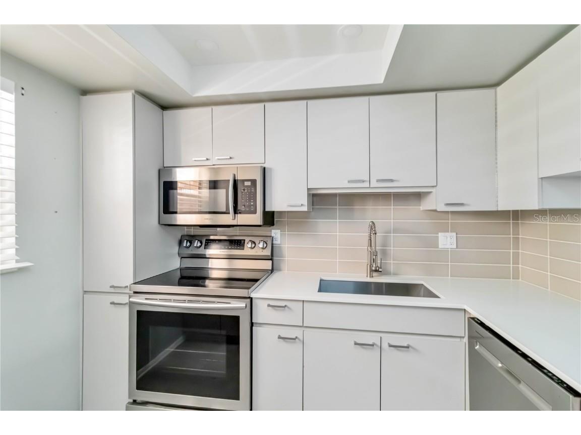 1540 Glen Oaks Drive E #B225 Sarasota FL 34232 A4648868 image16