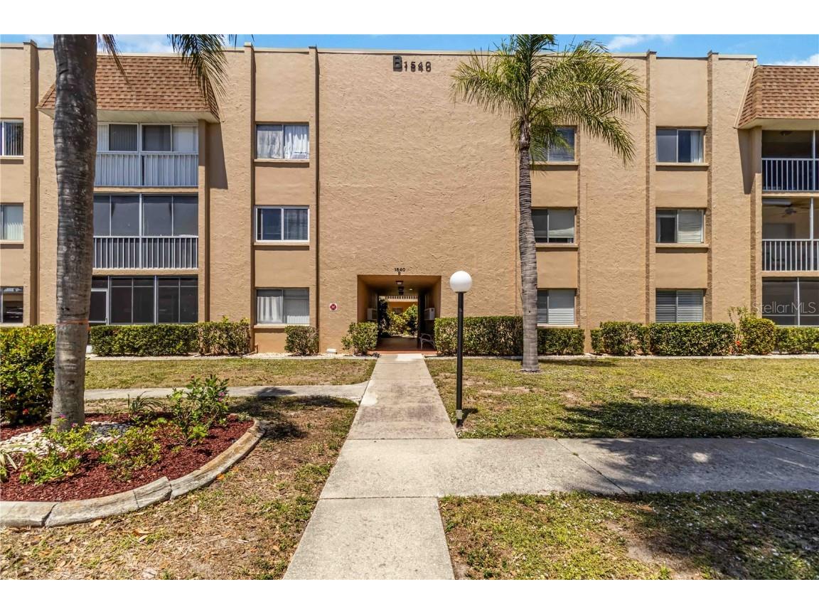 1540 Glen Oaks Drive E #B225 Sarasota FL 34232 A4648868 image2