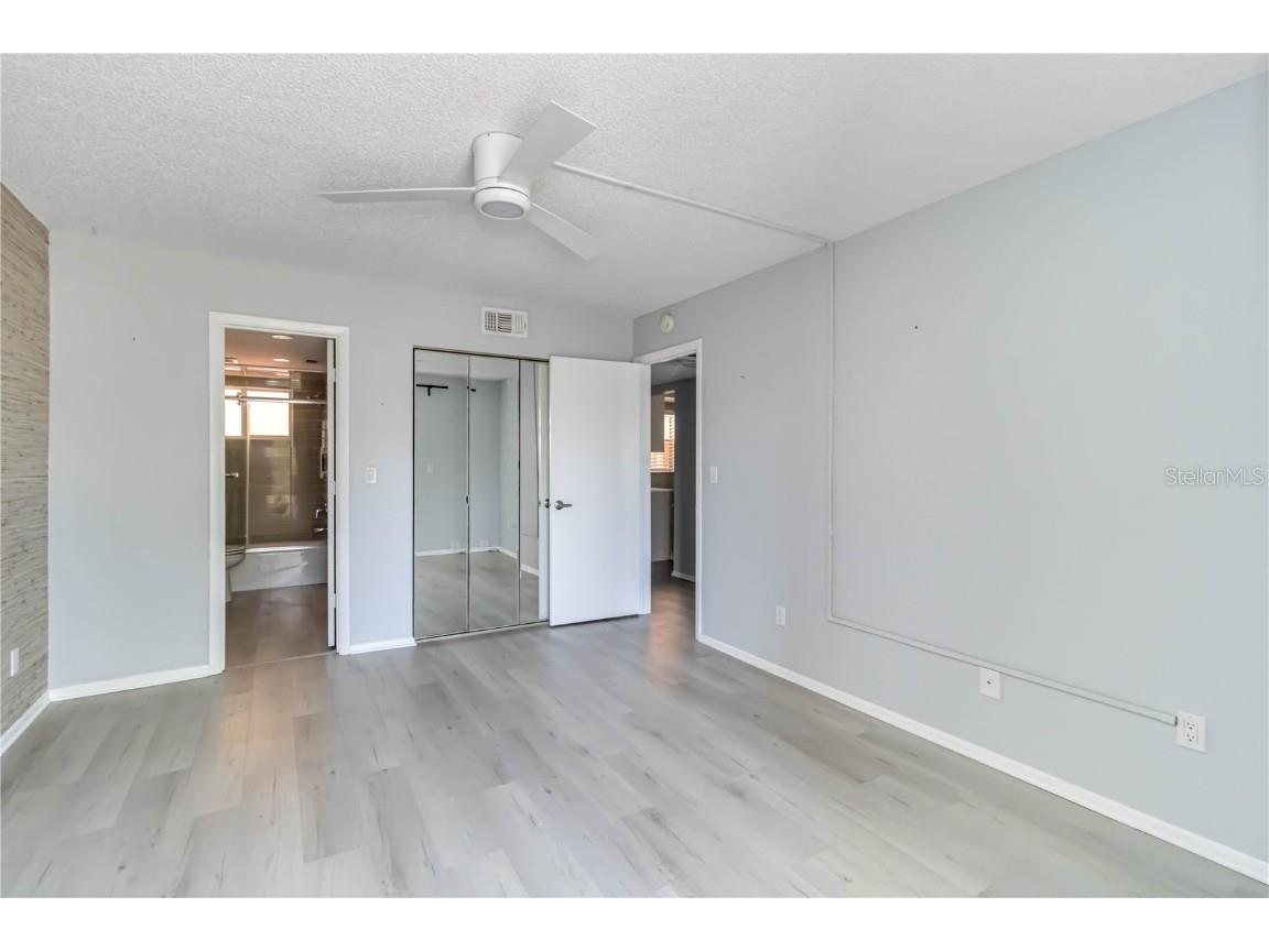 1540 Glen Oaks Drive E #B225 Sarasota FL 34232 A4648868 image23