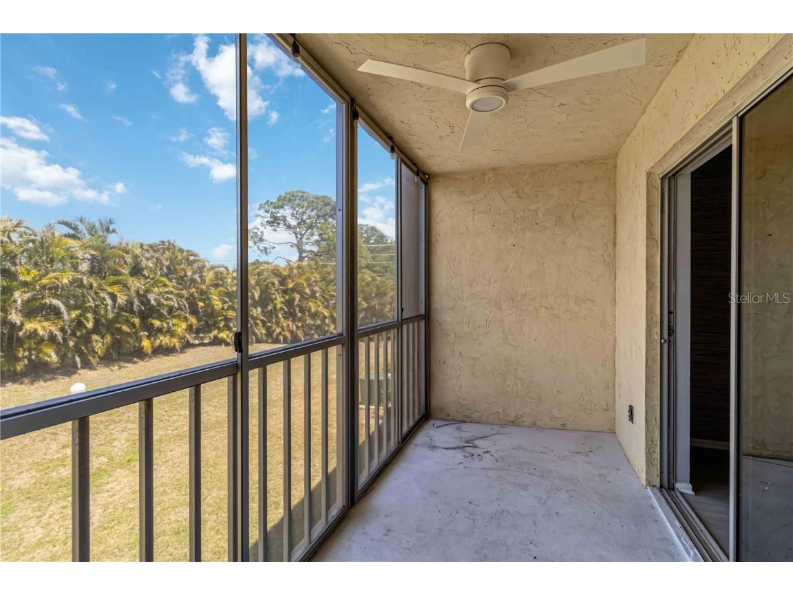 1540 Glen Oaks Drive E #B225 Sarasota FL 34232 A4648868 image26