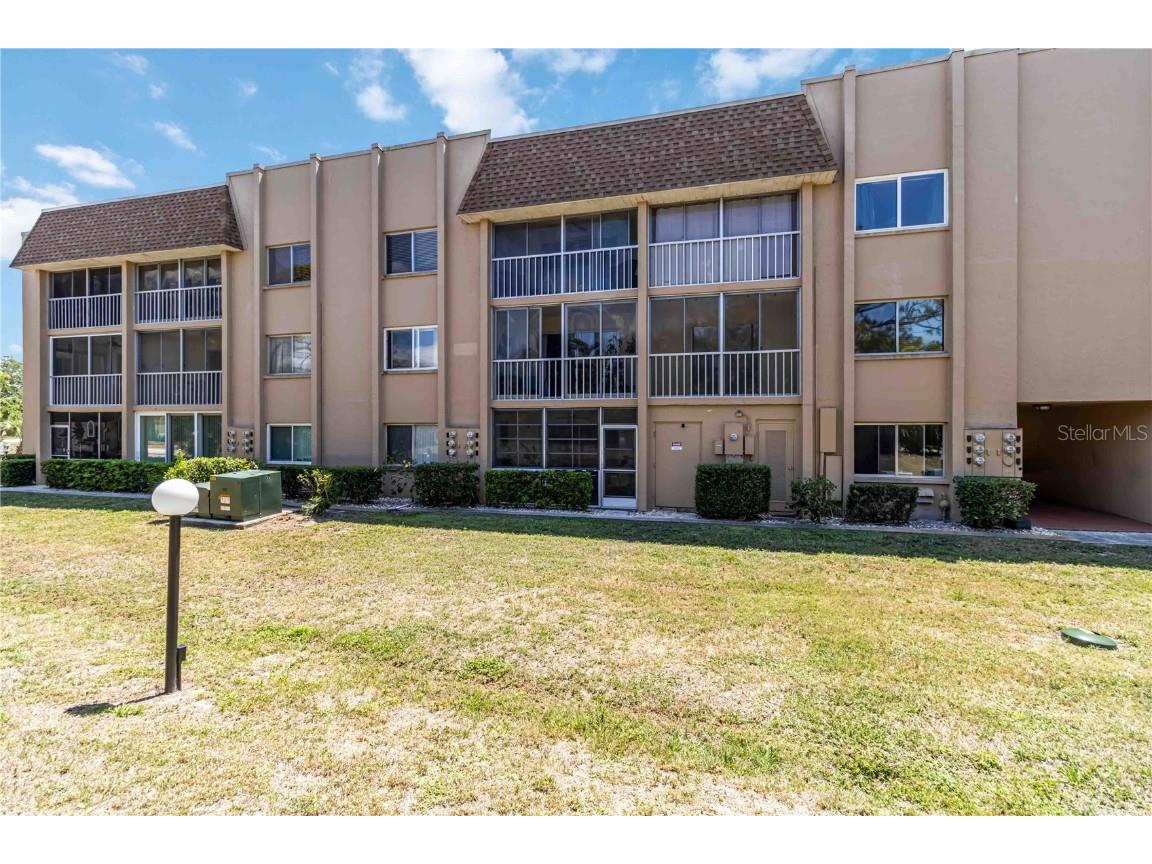 1540 Glen Oaks Drive E #B225 Sarasota FL 34232 A4648868 image27