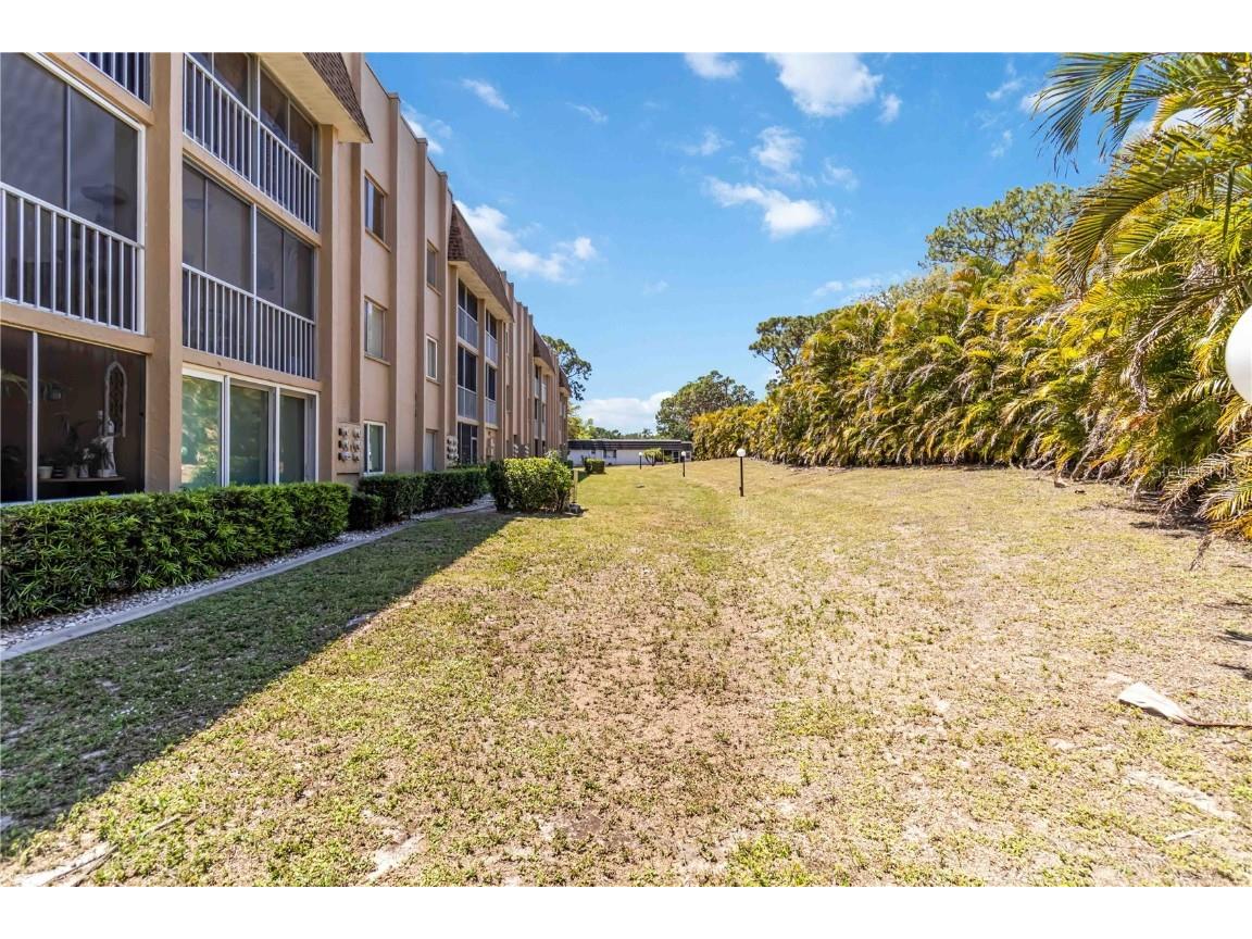 1540 Glen Oaks Drive E #B225 Sarasota FL 34232 A4648868 image29