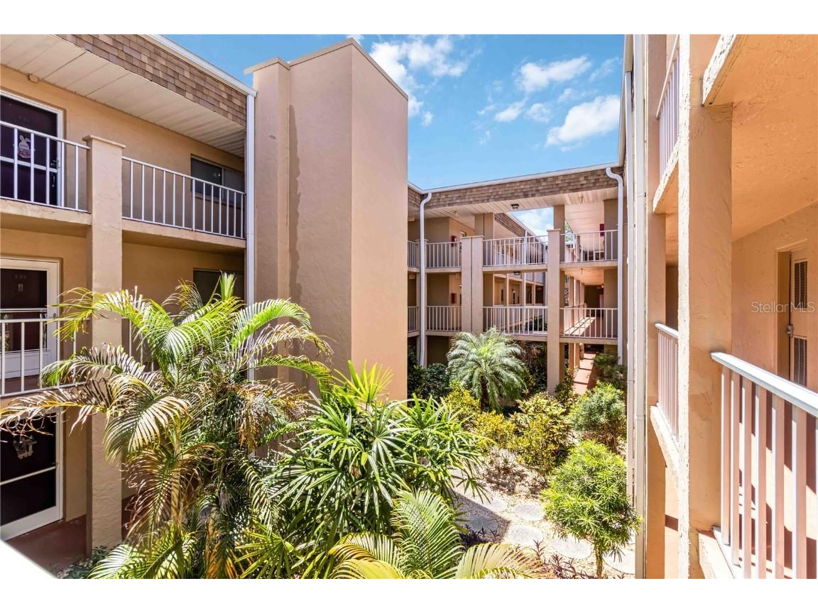 1540 Glen Oaks Drive E #B225 Sarasota FL 34232 A4648868 image8