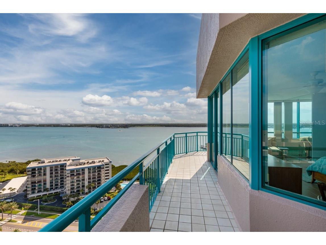 1540 Gulf Boulevard #PH7 Clearwater Beach FL 33767 - GULF OF MEXICO TB8350738 image37