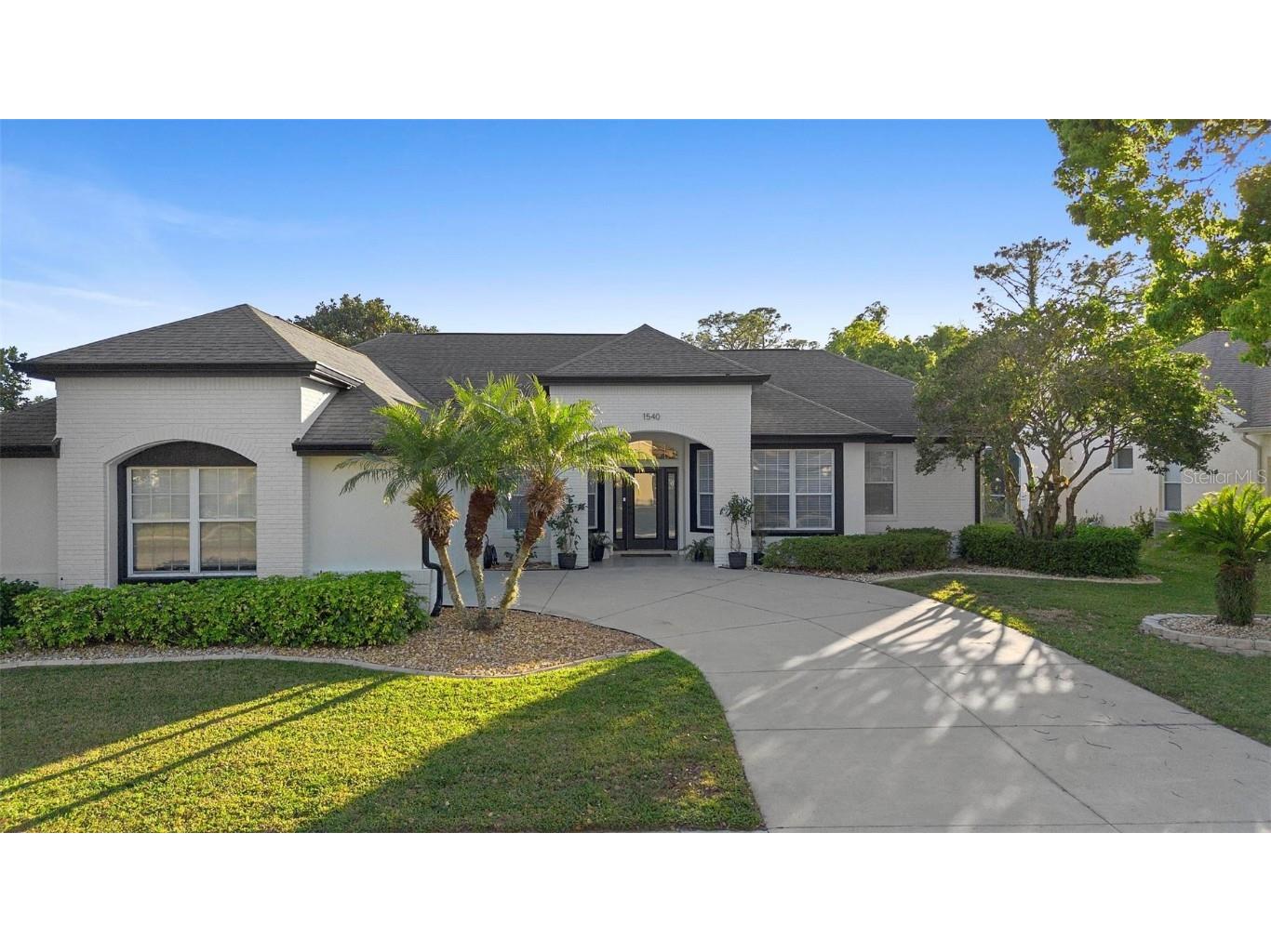 1540 Park Forest Boulevard Mount Dora FL 32757 V4941642 image1