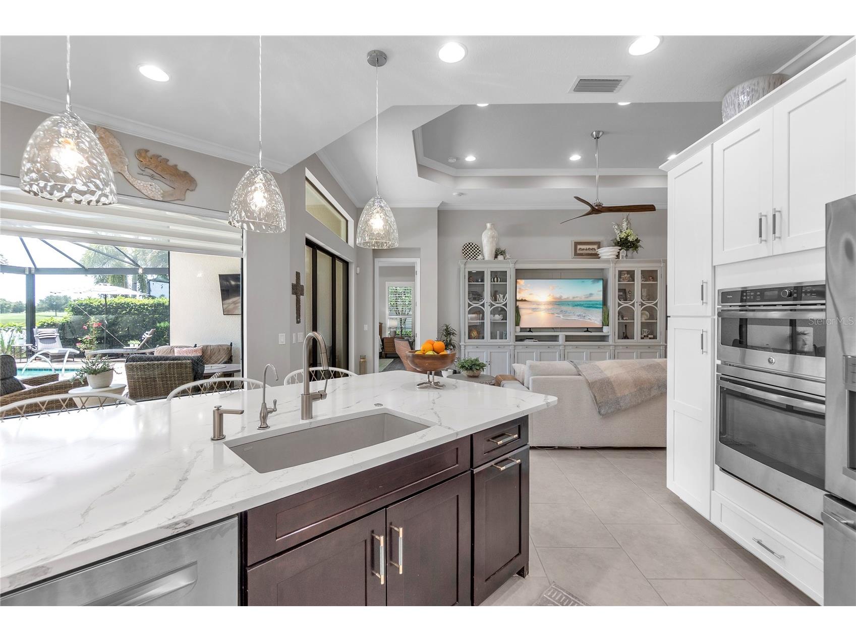 15402 Castle Park Terrace Bradenton FL 34202 A4699547 image36