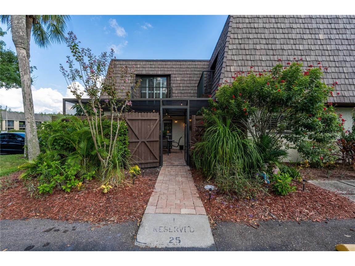 15404 E Pond Woods Drive Tampa FL 33618 T3472431 image1