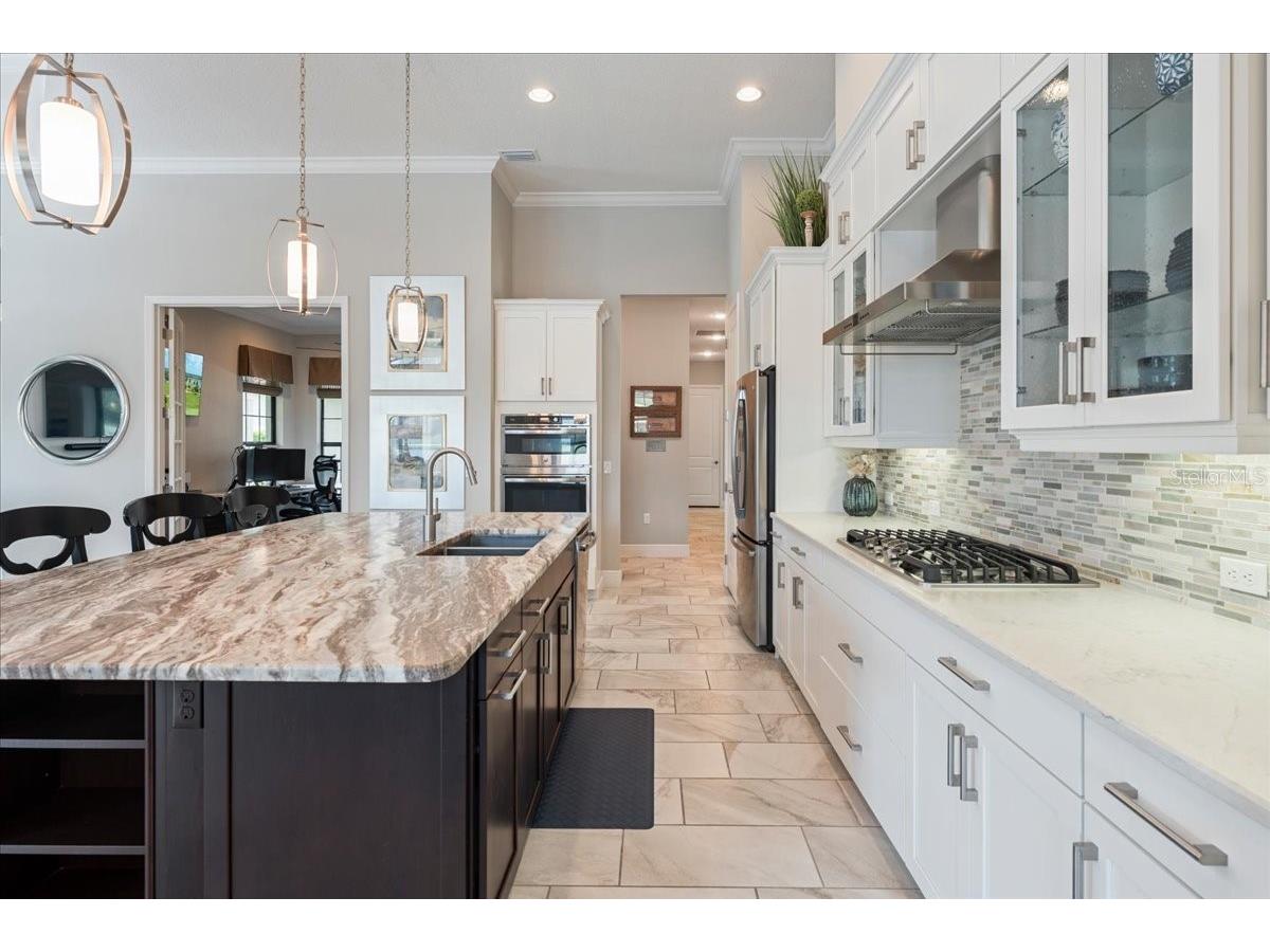 15406 Castle Park Terrace Bradenton FL 34202 A4694779 image13