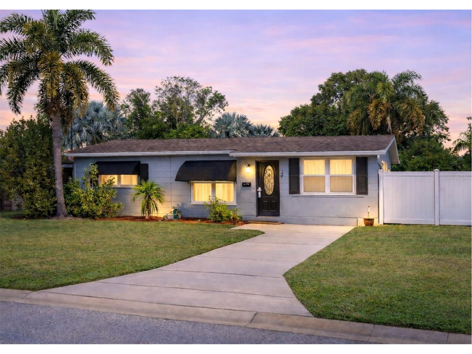 1541 68th Avenue N Saint Petersburg FL 33702 TB8463364 image1